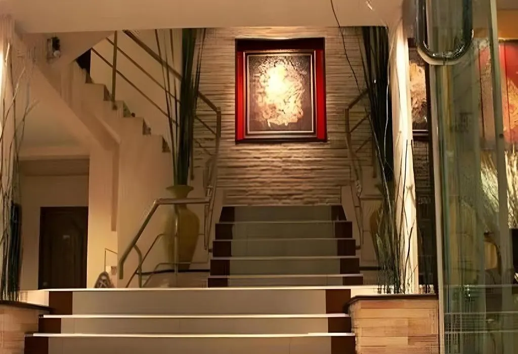 Grand Pinnacle Hotel-1